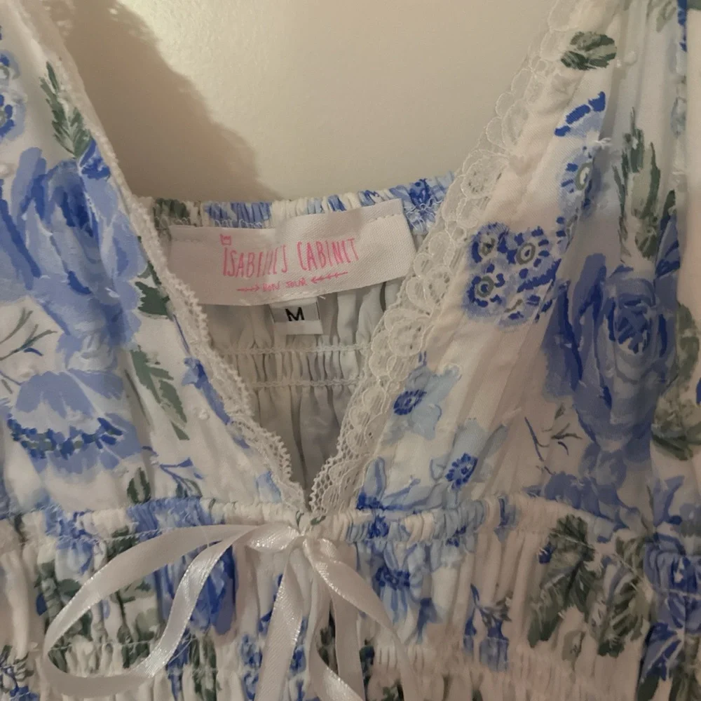 Elegant Blue Floral Mini Dress - Picture 2 of 3